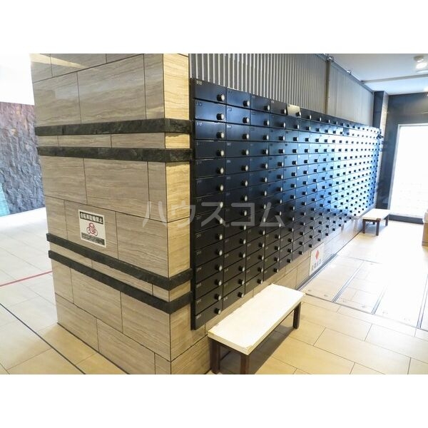 14/20 エントランス