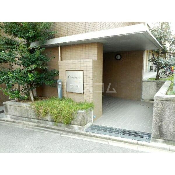 14/18 エントランス