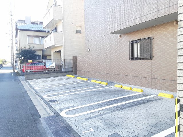 22/23 駐車場