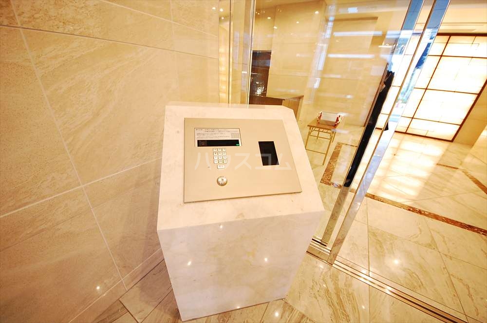 13/19 エントランス