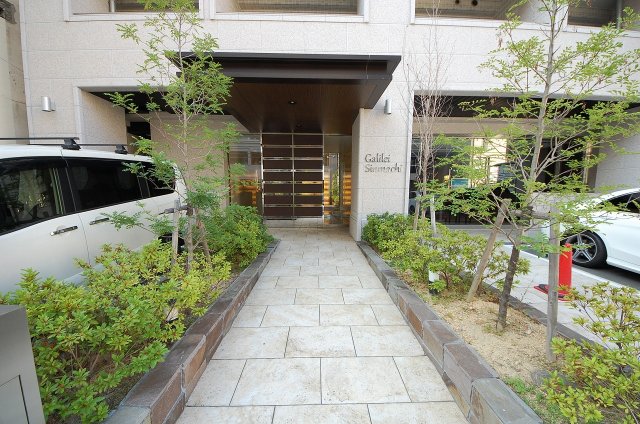 21/27 エントランス