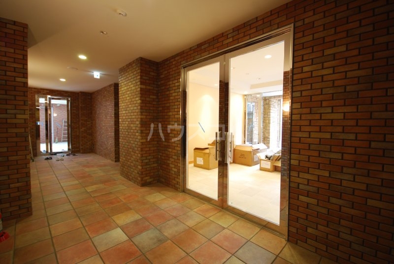 20/29 エントランス