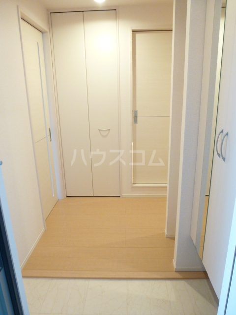 13/30 玄関