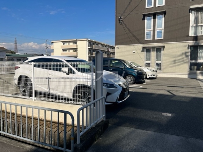 14/19 駐車場