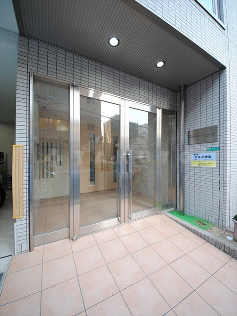 26/30 エントランス