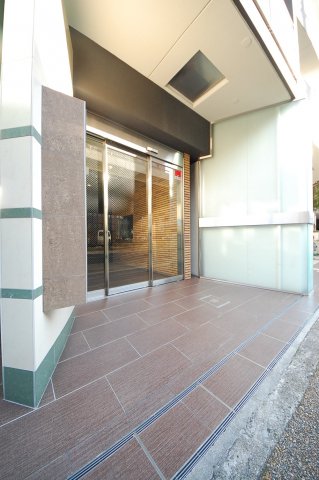 14/23 エントランス