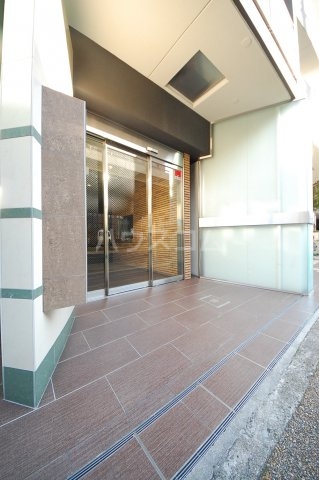 16/25 エントランス