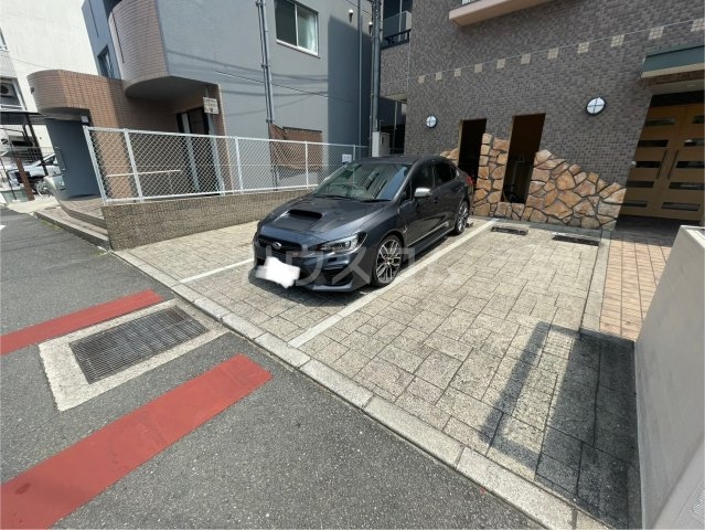 28/30 駐車場