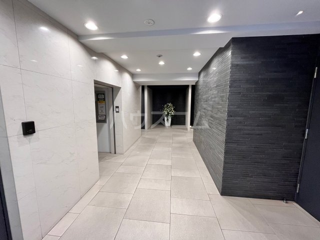 15/22 エントランス