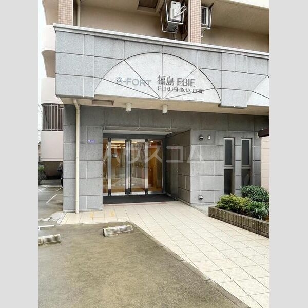 17/27 エントランス