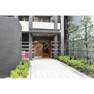 23/30 エントランス