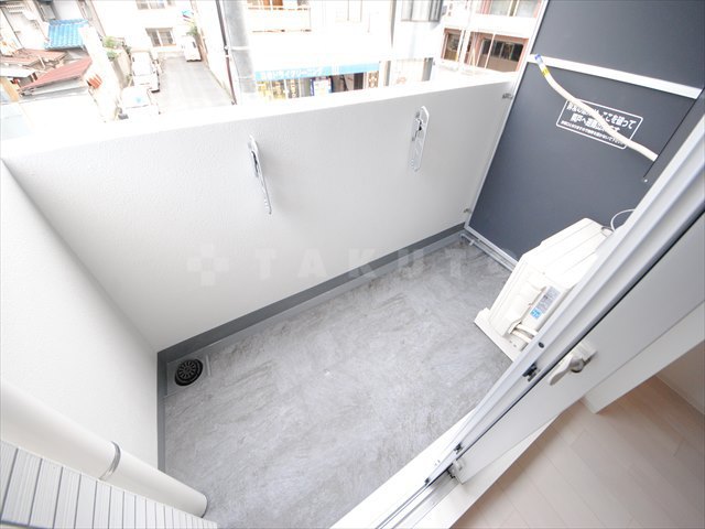 15/28 バルコニー