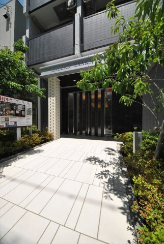 2/4 エントランス