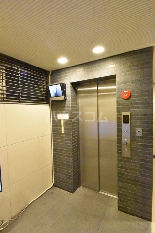 24/30 エントランス