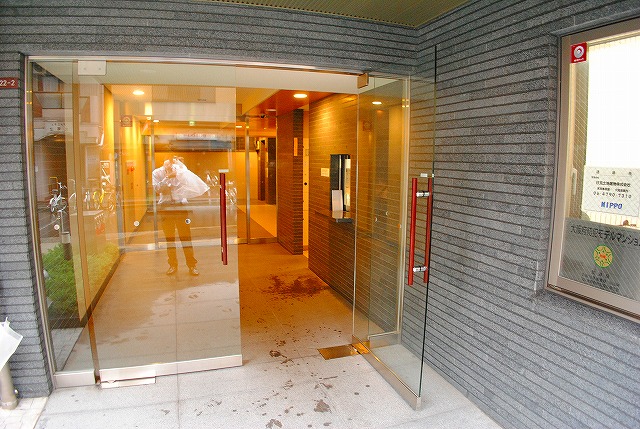 18/28 エントランス