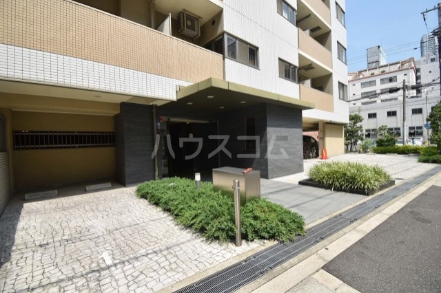 25/30 エントランス