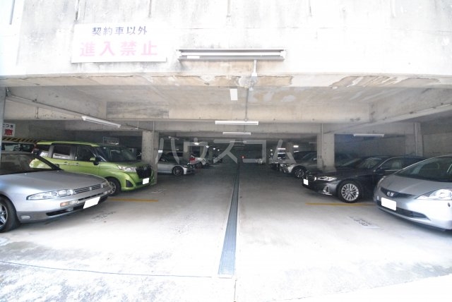 14/18 駐車場