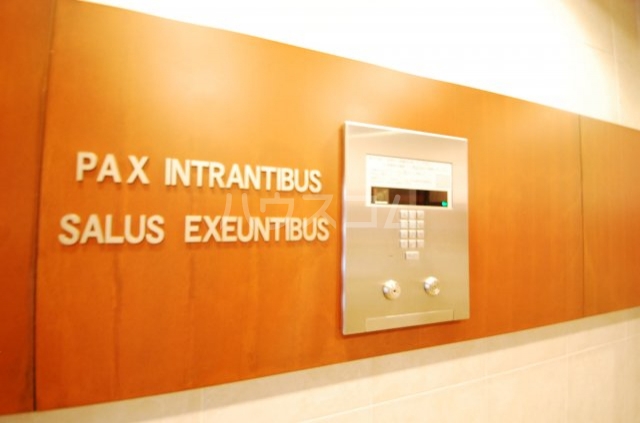 19/25 エントランス