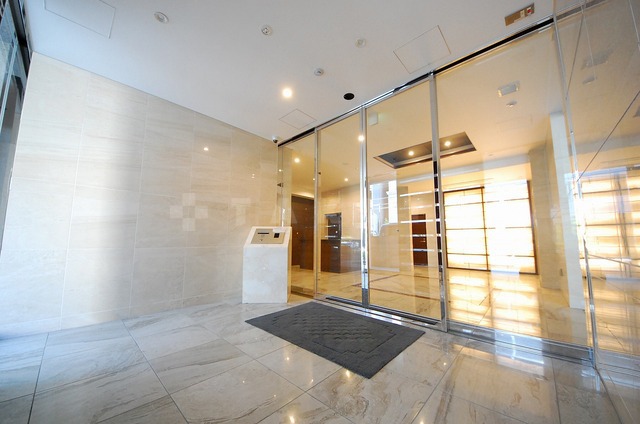 20/26 エントランス