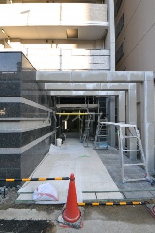 19/30 エントランス