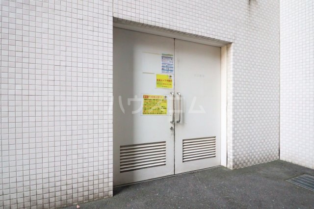 22/30 エントランス