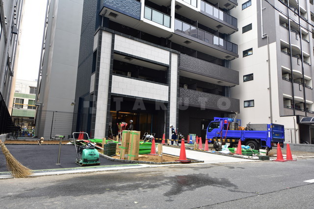 19/27 エントランス