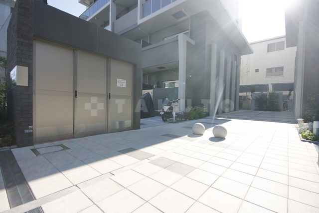 13/20 エントランス