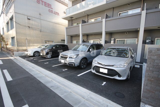 17/23 駐車場