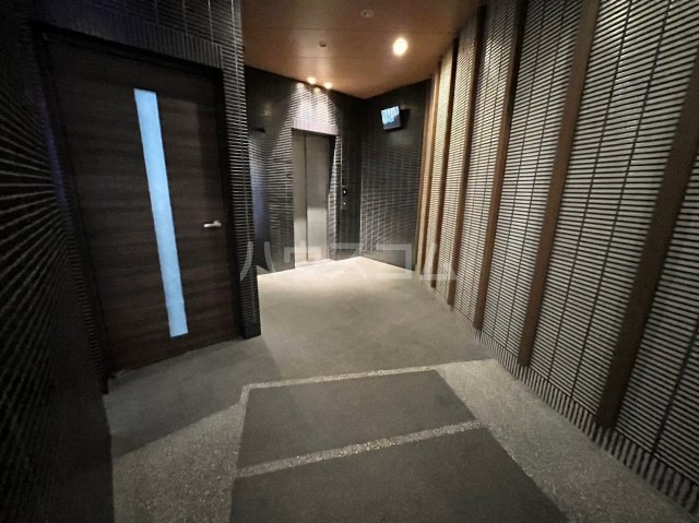 22/29 エントランス