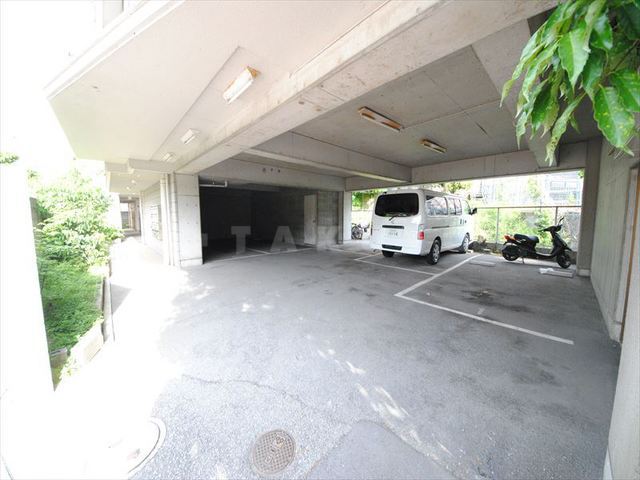 14/23 駐車場