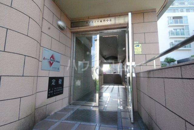 27/30 エントランス