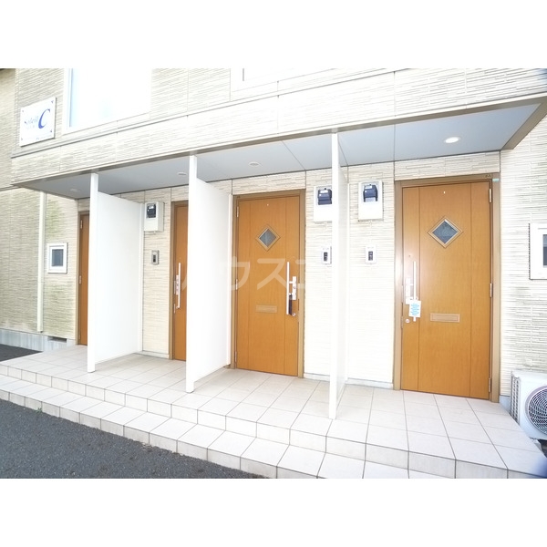 13/14 エントランス