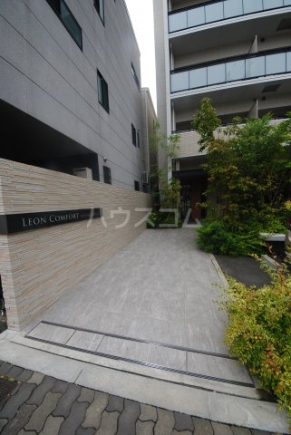 22/30 エントランス