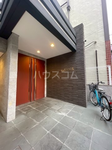 24/30 エントランス