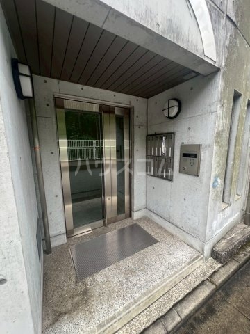 29/30 エントランス