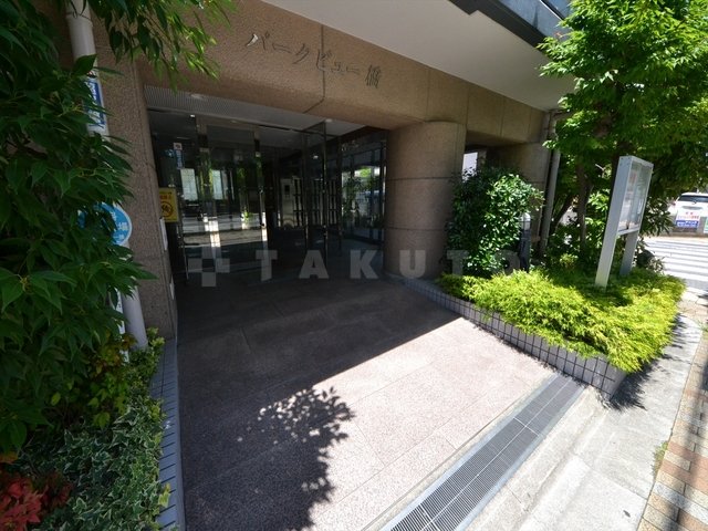 17/23 エントランス