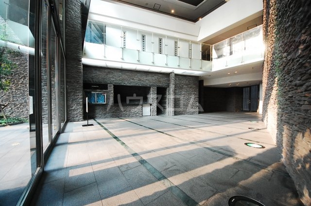 22/30 エントランス