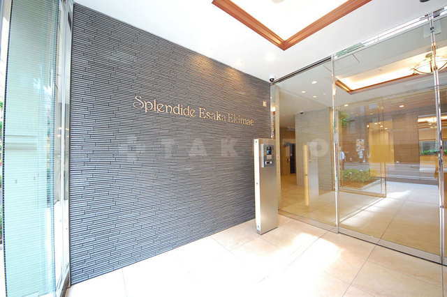 22/30 エントランス