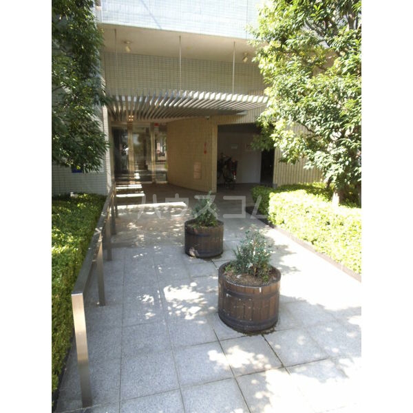 15/17 エントランス