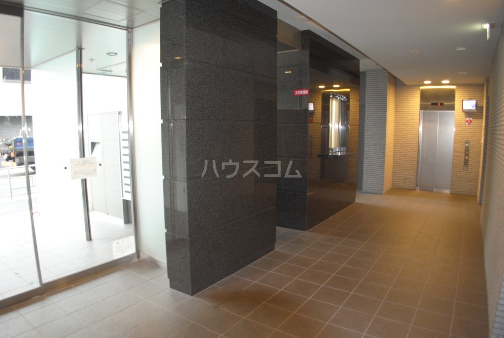24/30 エントランス