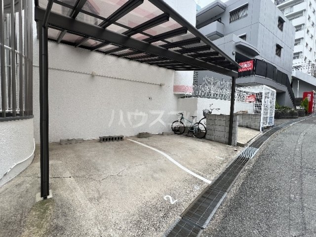 22/28 駐車場