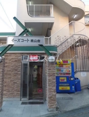 18/25 エントランス