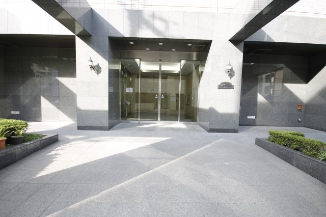 25/30 エントランス