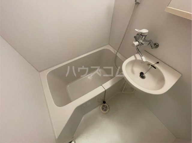 17/30 浴室