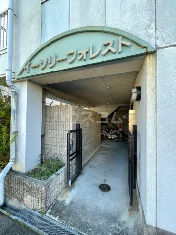 26/30 エントランス