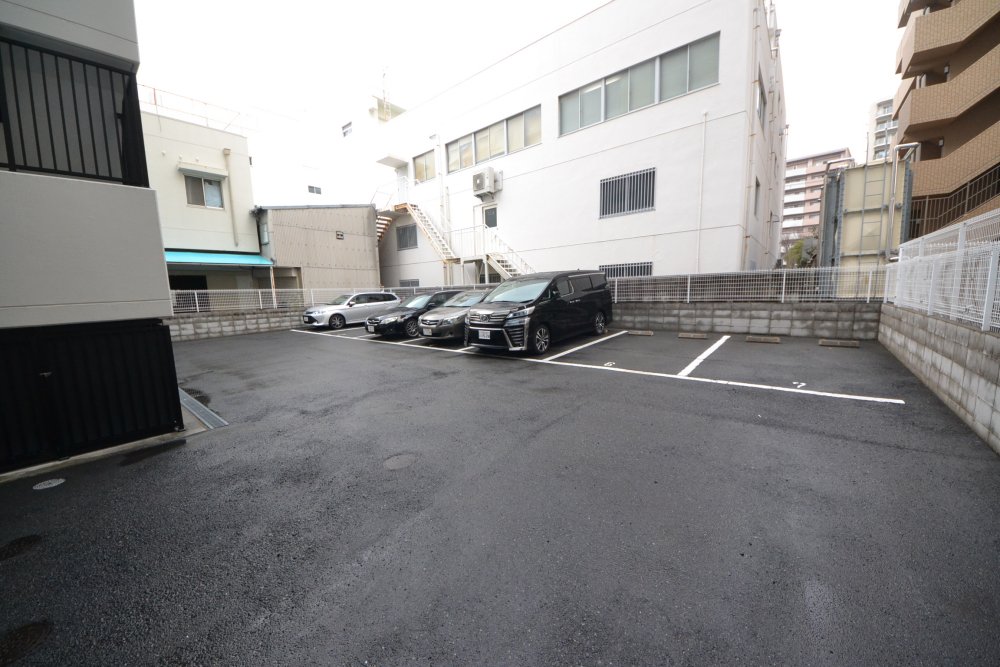 19/28 駐車場