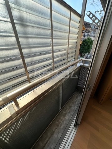 13/18 バルコニー