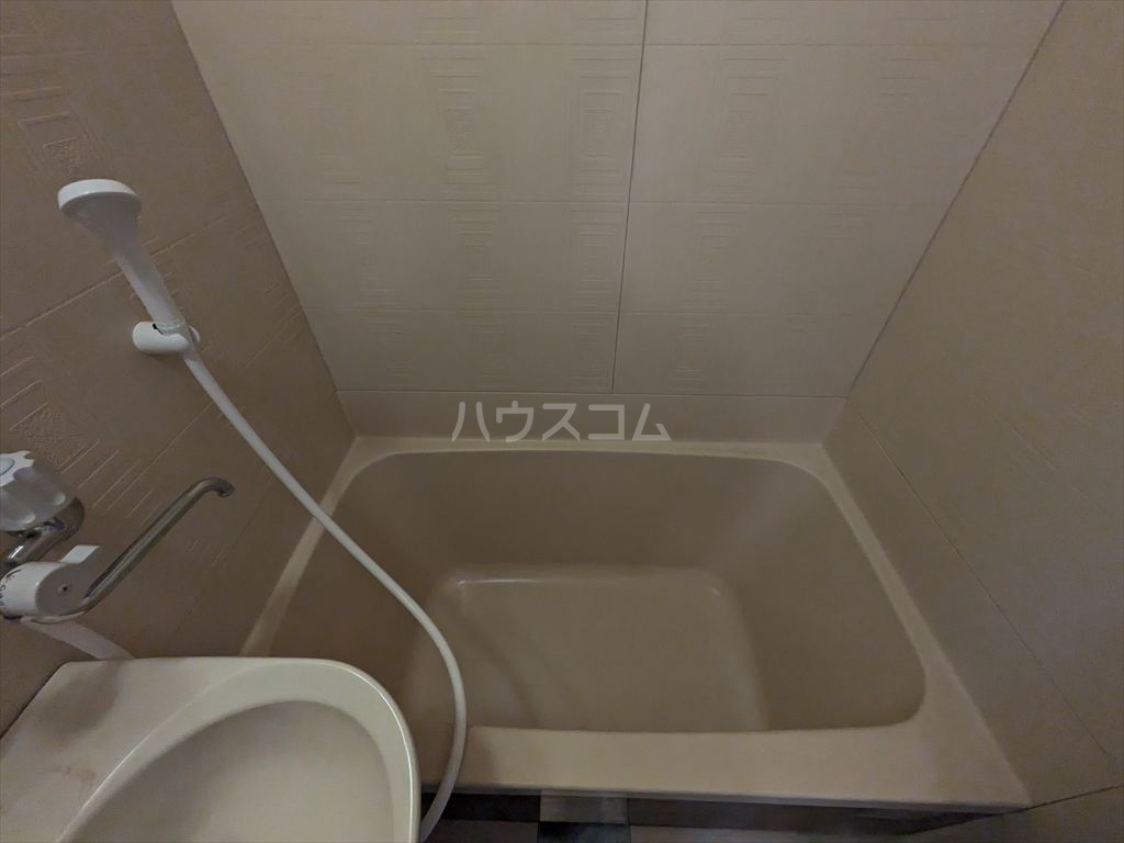17/30 浴室