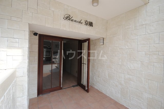 24/30 エントランス