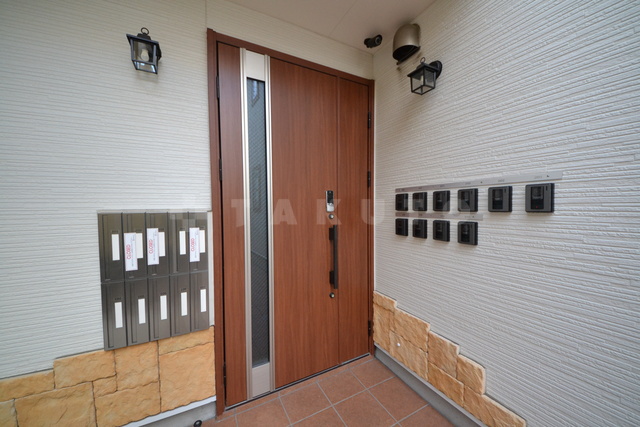 28/30 エントランス